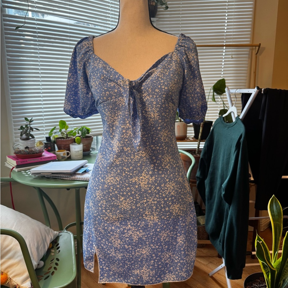 SHEIN Blue and White Ruched Mini Sundress with Puff Sleeves